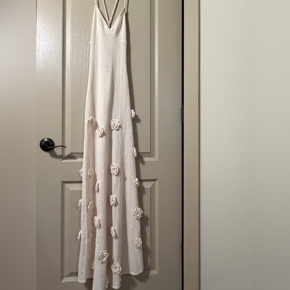 Meshki Dress| Suki Crochet Maxi Dress with Flowers - Picture 3 of 4